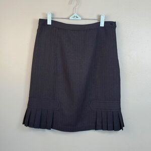 Max Studio women's gray, pin striped, knee length pencil skirt. Size 8
